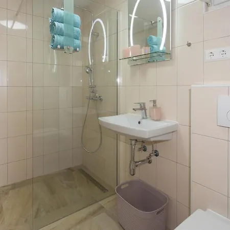 Vila Villa Rocco Private Saltwater Pool Split