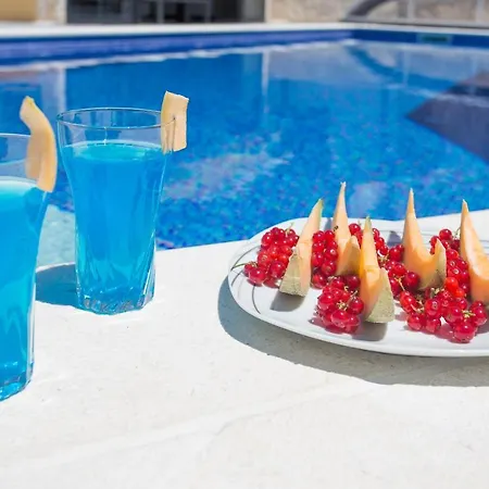 Villa Rocco Private Saltwater Pool Split *