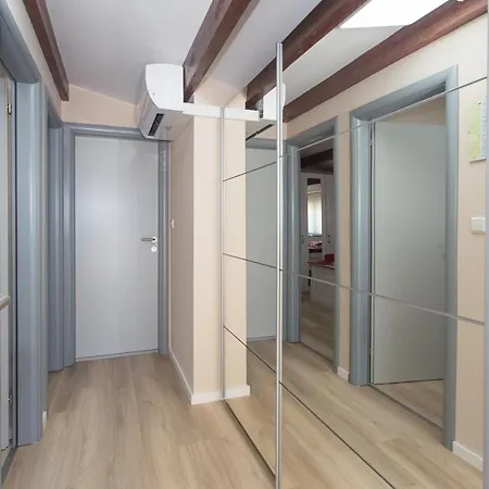 Villa-split-luxury-heated Salt Water Pool-up To 3 Family Villa