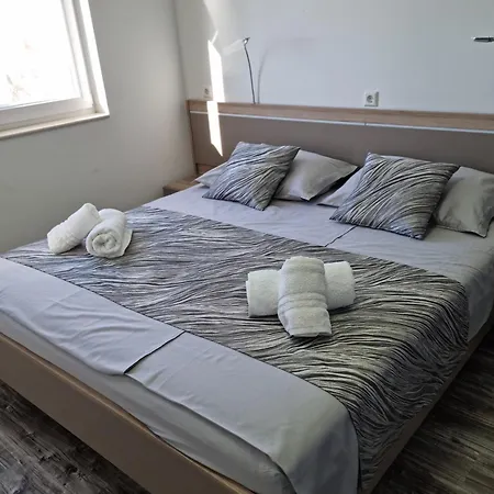 Villa Villa-split-luxury-heated Salt Water Pool-up To 3 Family Kaštela