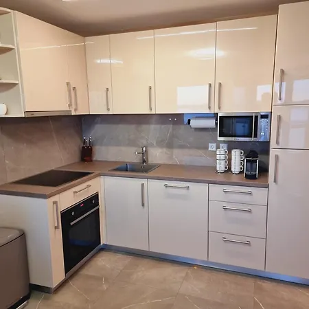 Villa-split-luxury-heated Salt Water Pool-up To 3 Family Villa *