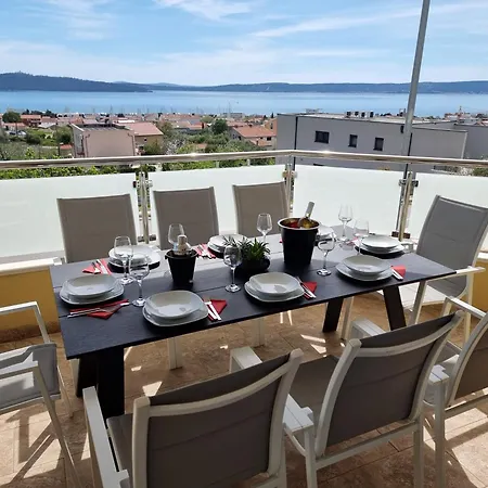 Villa-split-luxury-heated Salt Water Pool-up To 3 Family Kastela