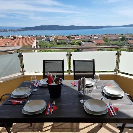 Rocco Private Saltwater Pool Split Kastela
