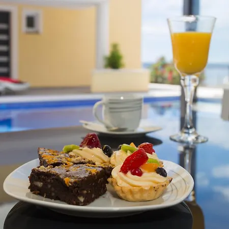 ヴィラ Villa Rocco-Split-Luxury-Heated Salt Water Pool-Sliding Hall