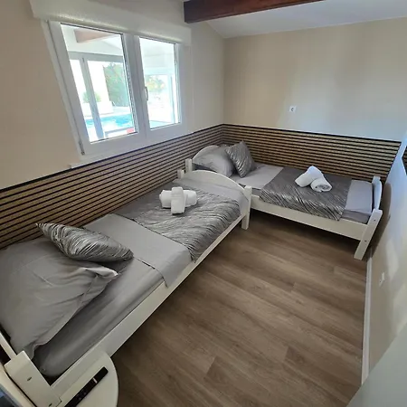 Villa Rocco-Split-Luxury-Heated Salt Water Pool-Sliding Hall ヴィラ Kaštela