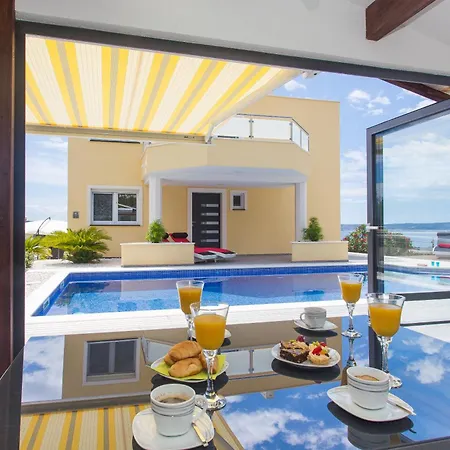 Villa Rocco-Split-Luxury-Heated Salt Water Pool-Sliding Hall