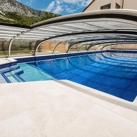 Rocco Private Saltwater Pool Split Villa *