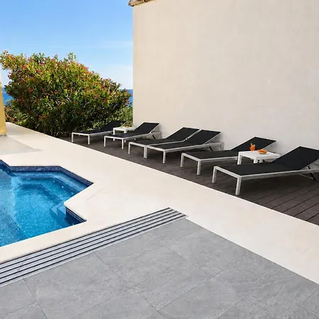 Rocco Private Saltwater Pool Split *